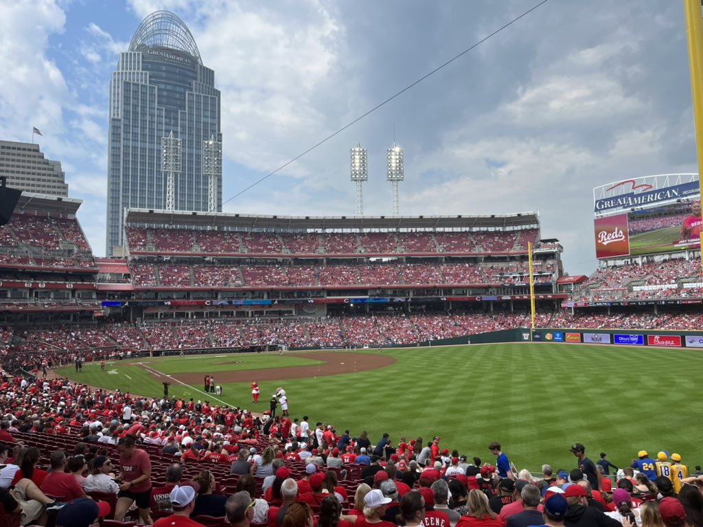 CoachSmoker's tweet photo. Stadium Tour ‘23 continues🏟️⚾️🌁
📍Great American Ballpark - Braves vs Reds https://t.co/kc18amRHMe
