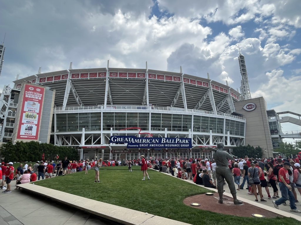 CoachSmoker's tweet photo. Stadium Tour ‘23 continues🏟️⚾️🌁
📍Great American Ballpark - Braves vs Reds https://t.co/kc18amRHMe