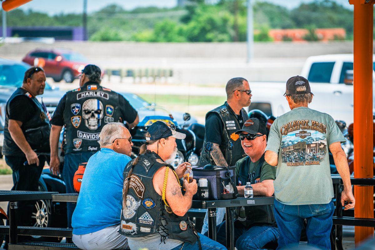 AEHD_KickAss's tweet photo. Thank you to everyone who came out and had a kick-ass time with us today!! 😃 🇺🇸 🦅#harley #aeharley #harleydavidson #bike #bikelife #bikeweek #hd #webuildriders #motorcycle #motorcycles #motorcyclelife #motorcycleindustry #motorbike #motor #ride #letsride #hdcertified https://t.co/kdMUARePny