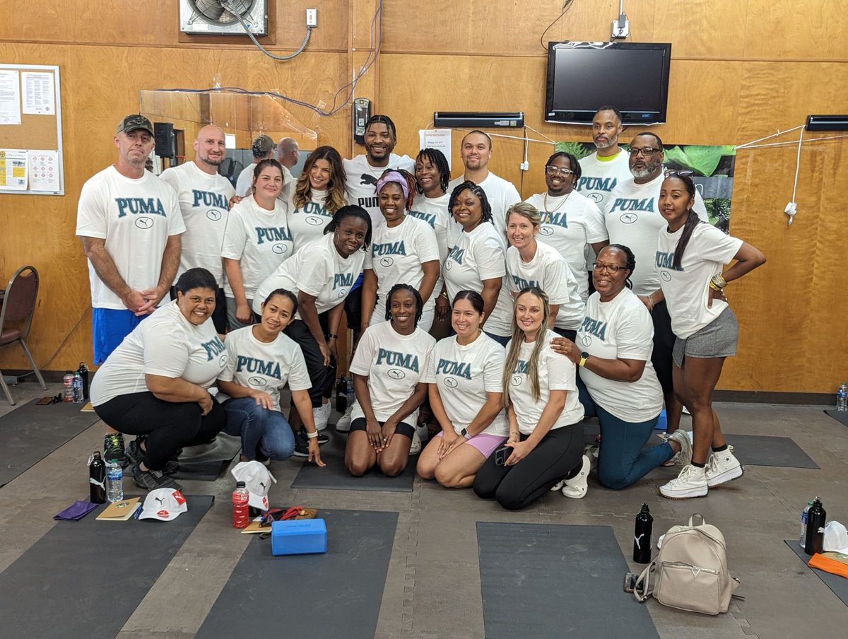 smart_MS3's tweet photo. Being able to spend a day w our 🇺🇸 military servicemen/women&amp;their 🏀 kids today was unbelievable. Thank u to Fort Cavazos CYS  &amp; to @YogawithHania for providing a wellness &amp; yoga session you the families. And 2 my @YGCHoops for puttin on a show. @YGC_Foundation 🙏🏾🙏🏾🙏🏾 https://t.co/epYcGoIy29