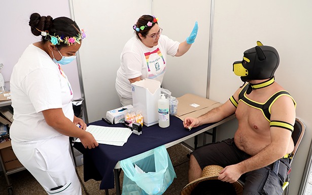 Tu_IMSS's tweet photo. ¡IMSS presente en la Marcha del Orgullo de la #Cdmx! #LoveIMSSLove🏳️⚧️🏳️🌈
¡Ven y #HazteLaPrueba de detección de #VIH y #HepatitisC!
Frente a nuestro edificio central en el camellón de Reforma (a unos pasos de la glorieta de la Diana) hasta las 16 horas. #Orgullo2023 #AmorEsAmor https://t.co/FxS5qFfSUJ