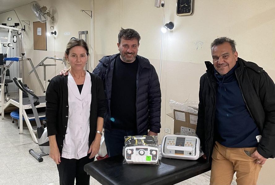 stmavellaneda's tweet photo. #OSPMA
Nuestro Secretario General @herdoval supervisó la aparatología que compramos para nuestros Consultorios de Kinesiología en Sarmiento 147: Bicicletas fijas, aparato de Ultrasonido y un Tens de corriente analgésica y electro-estimulación.
TU SINDICATO TE CUMPLE! https://t.co/wYjPDxAWU7