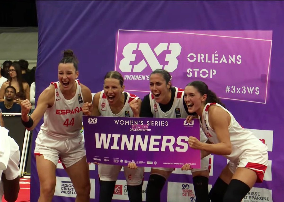 anaislopez23's tweet photo. 🇪🇸 El baloncesto femenino español hoy:

🏆 La #SelFEM a la 𝐅𝐈𝐍𝐀𝐋 del #EuroBasketWomen
🥇 La #SelFEM3x3 𝐂𝐀𝐌𝐏𝐄𝐎𝐍𝐀 del #3x3WSOrleans
🥉 La #SelFEM3x3 𝐁𝐑𝐎𝐍𝐂𝐄 en los #EuropeanGames2023 

❤️ No te pido que me lo superes, tan solo IGUÁLAMELO. https://t.co/Idm4Ani4Mc