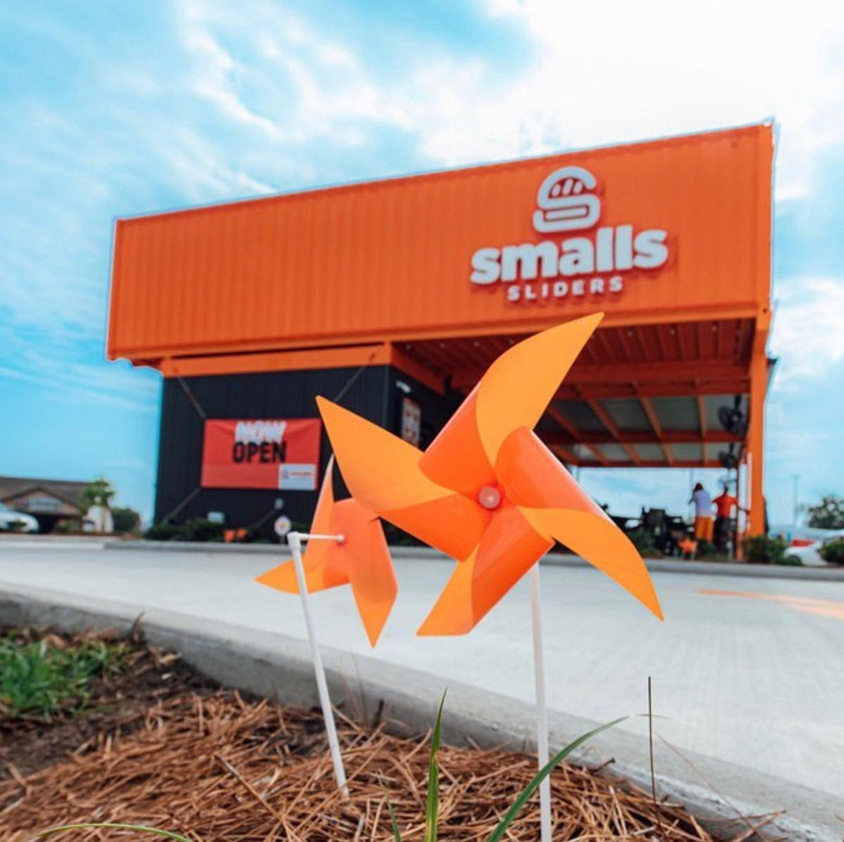 SmallsSliders's tweet photo. Trending: Summer of Smalls! 🍔 Slide-thru your local Can and join the fun! 👉 https://t.co/RtI4U7uc9S #smallssliders #summerfun #summer2023 https://t.co/0DRCZ12IIK