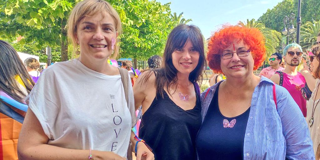 laurasturies's tweet photo. Hoy en #Xixón estuvimos con @TomeCova, diputada de @PODEMOS, en la multitudinaria manifestación del #Orgullo. Ni el retroceso ni odio tendrán cabida, ni ahora ni nunca en esta ciudad ni en #Asturies. Ni un paso atrás en los derechos conquistados en libertad e #igualdad #Arguyu https://t.co/W7bcl6Cp9g