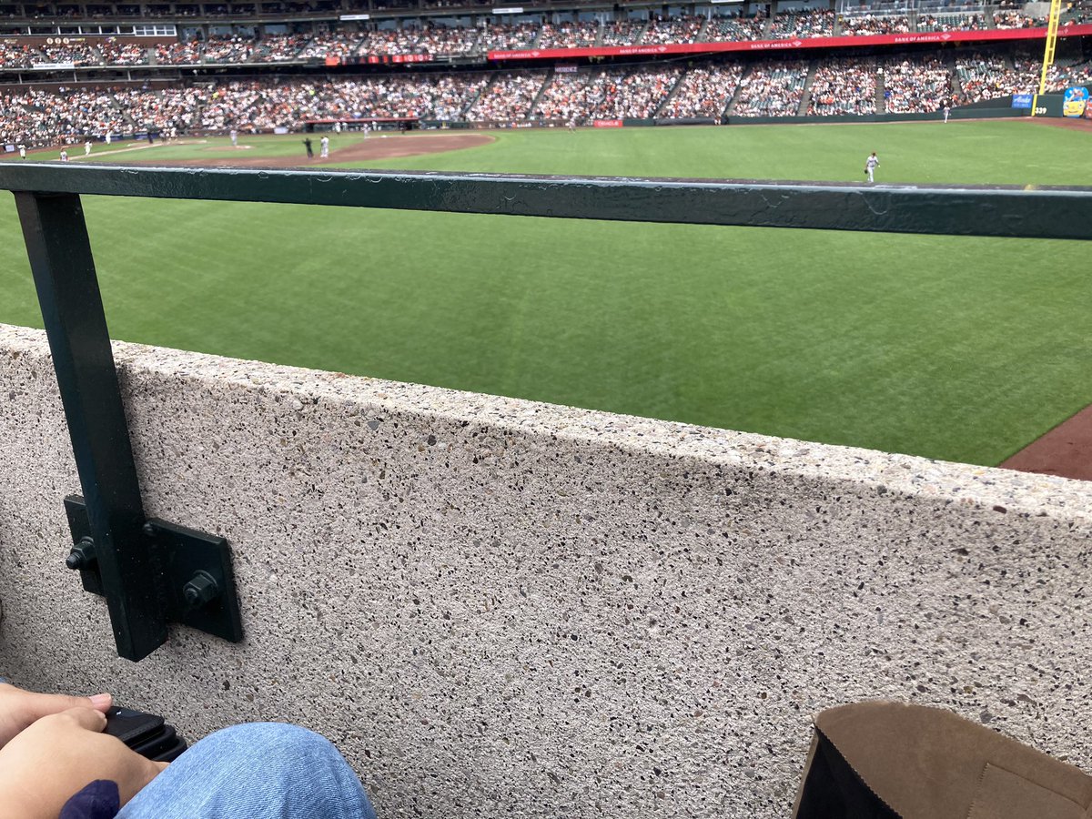 cyoung8591's tweet photo. Enjoying @Gaints game today but…
 @OracleParkSF, no cup holders, really? https://t.co/Y2rFipF1OC