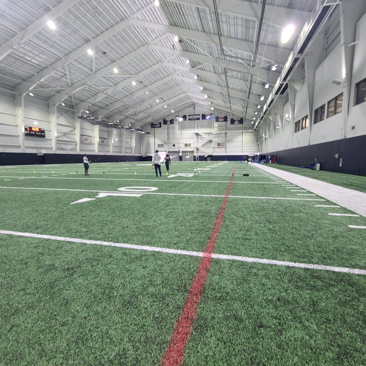 CoachRMcCormack's tweet photo. @CorsairFootball had a great day today as guest coaches @UConnFootball Prospect Camps at the @MoraCampSeries Prospect Camp! Tons of ELITE Prospects WERE present and Anazing Facilities to Compete in! WE Clearly Won The Rep!
#WinTheRep #UMASSD #CT2UMASSD https://t.co/5VFf3Z7Tyv