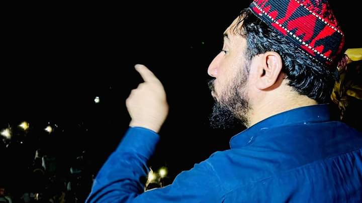 Noorullah_PTM's tweet photo. وزیرستان کس کا ہے ؟
یہ فیصلہ وزیرستان کے عوام کریں گے ۔
قائدِ تحریک گران منظورخان پشتون آدھی رات کو رزمک میں عوام کے درمیان ۔
#ReleasePTMActivists https://t.co/WVI7XNM1ul