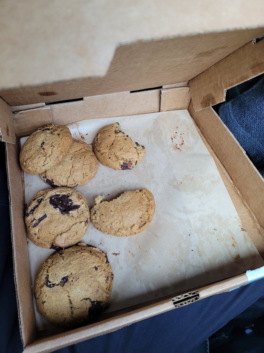 TeslaEV130's tweet photo. #truefood vegan #glutenfree cookies! 👀
@HappyCow @eatright @nutritionorg @NimaiDelgado @veganoutreach @TheVeganSociety @vegan @VisitAustinTX
#healthy #healthyeating #nutrition #nutritiontips #bluezone #tesla #ev #evs #cars #electricvehicles #austin #texas #tx https://t.co/u62xe5xTfn