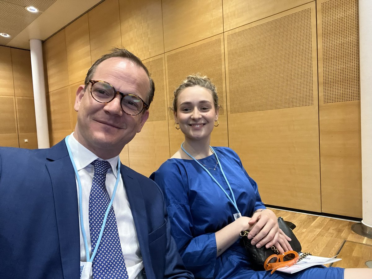 Extremely proud of our group members Jonas Santol and Anna Kern that had their ILC - #EASL talks yesterday - immensely impressed by their presentation and discussion, despite being just in the first year of residency and Anna ever still in medical school - so much more to come !
