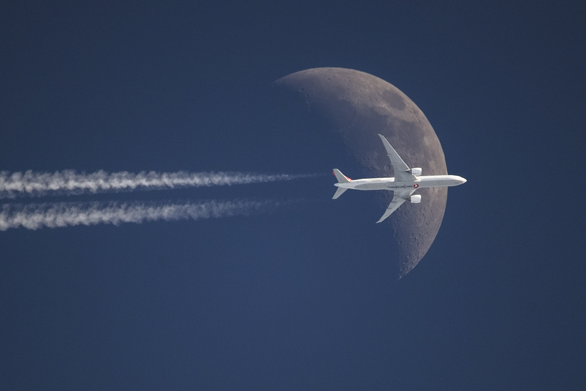 Driveway plane spotting.  Snowbirds coming back from CBS and a Turkish Airline 777 at 36000' in front of the moon. #planespotting #avnerd #boeing777