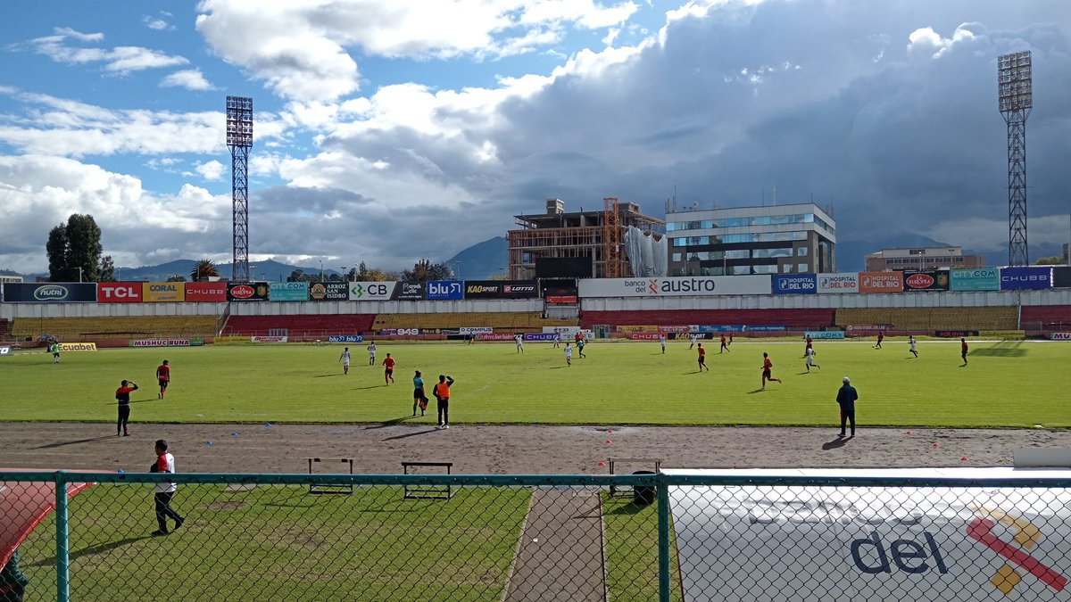 7ma Fecha del Grupo A del #AscensoAzuay - 45' PT se adicionan 2
 #LigaCuenca 0 🆚 #AvicedFC  0
📆 Sábado 24 de junio
🕒 15:00 
🏟️ Alejandro Serrano Aguilar

#SomosAvicedFC
<a href="/andresmunoza/">Andrés Muñoz Araneda</a>
<a href="/AscensoEcuador/">⚽️Ascenso Ecuador🇪🇨</a> <a href="/donguifor/">trujillo guifor</a> <a href="/elmercurioec/">Diario El Mercurio</a> <a href="/jdiegocornejo70/">Juan Diego Cornejo</a> <a href="/LaTrinqa/">LA TRINQA</a> <a href="/MemesCuenquita/">Memes Cuenquita</a>