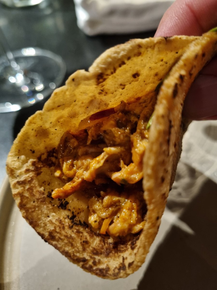 lorden68's tweet photo. Cochinita pibil en #ticui madre mía qué tacos tan ricos. https://t.co/727uztp859
