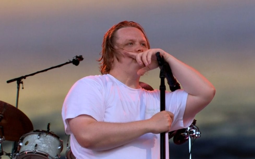 Starting to lose his voice, struggling on stage with his ticks from his tourettes but he didn't quit and carried on putting on a show. Lewis Capaldi, you sir have my utmost respect #glastonbury2023