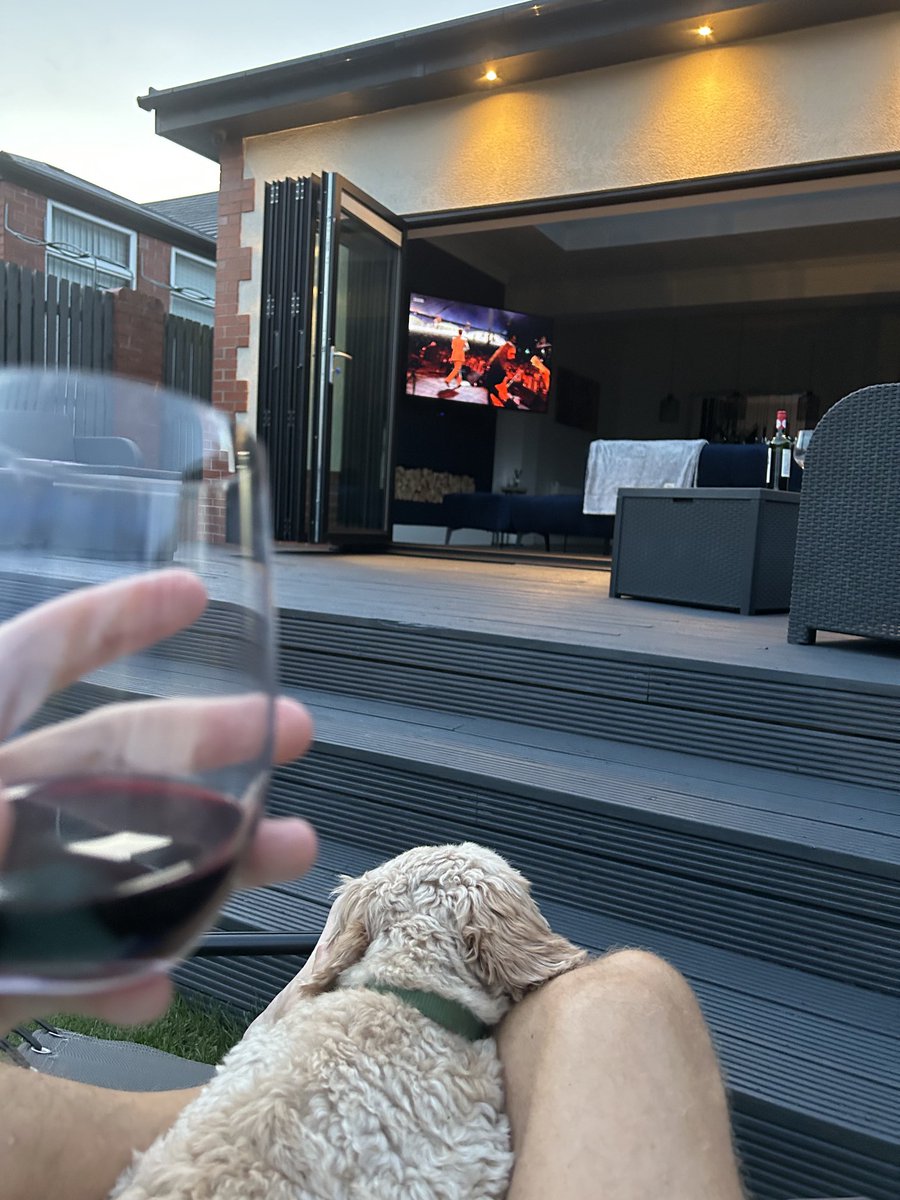 Good training session this morning with the boys, so earned a drink chilling watching Glastonbury🍷👌🏻