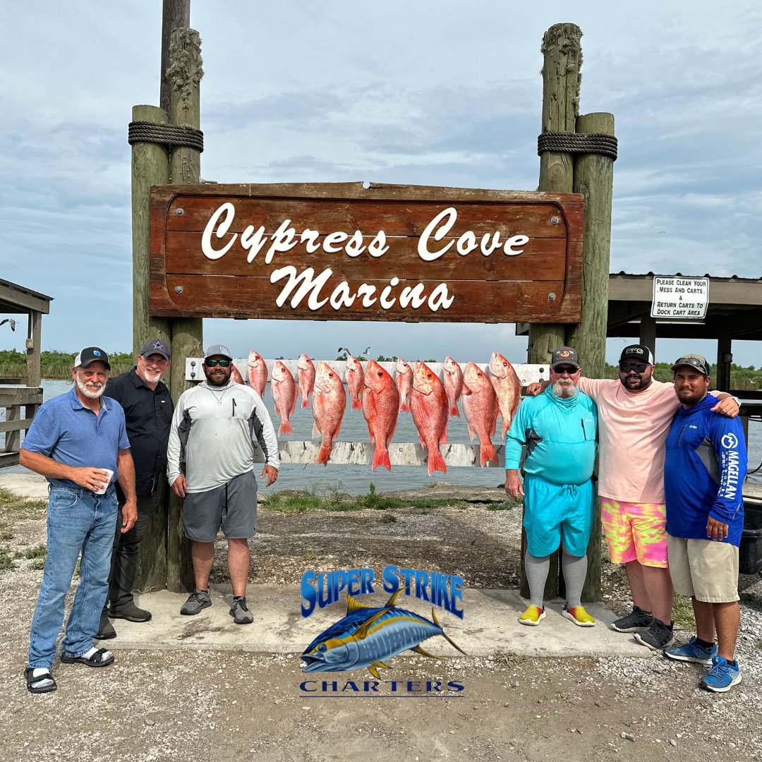 Summer showers be dammed, the Thompson crew from  #Texas and Captain Scott were getting their red snapper in!

#fishing #Louisiana #Louisianafishing #redsnapper #gulfcoast #saltwaterfishing  #fishingcharter #summer #coast #fish #superstrike #superstrikefishingcharter