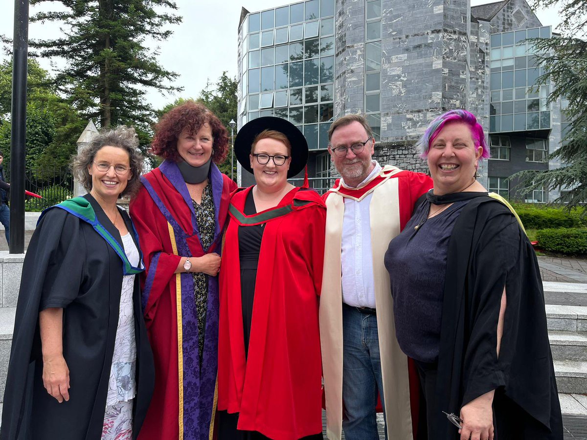 congrats Dr!  @AliceMoore_AM who graduated yesterday: thanks to IRC PhD scholarship funding that made this possible!! The first UCC OSOT student to graduate with Bsc + MSc + PhD from our dept!
@UCC_OSOT @IrishResearch 
@UCCResearch 
@bryanboyle 
@P4Play_EU