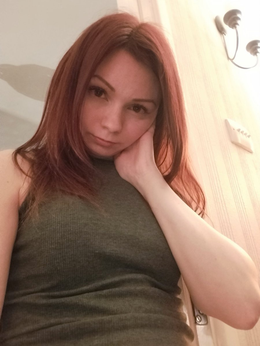rabidrose_'s tweet photo. Got friends over right now and I've had way too much to drink lol https://t.co/KLid2yqiDa
