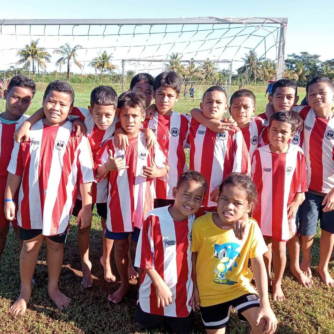 Lepeafc's tweet photo. Another great day at the football fields for our #lfckids. Congratulations to all our goalscorers
U8s - Richmond Edward
U10s - Divina Sione, Helen Malua, Ian Uelese, Martin Junior Fagasuisui
U12s - Tuimareko Edward, Pina Niko
U14s - Isaac Edward, Phoenix Dane Ioane
#123VILLAGE https://t.co/rYIpfFeNhy