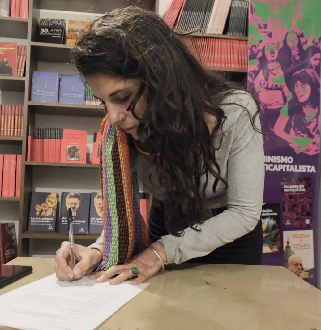 #DarVueltaTodo también en la Ciudad

Soy precandidata a legisladora en la Ciudad junto a <a href="/vaninabiasi/">Vanina Biasi</a> como Jefa de Gobierno y <a href="/jessi_gentile/">Jessi Gentile</a> a diputada nacional. El PRO convirtió a la Ciudad más rica del país en la más desigual, porque gobiernan para la especulación inmobiliaria