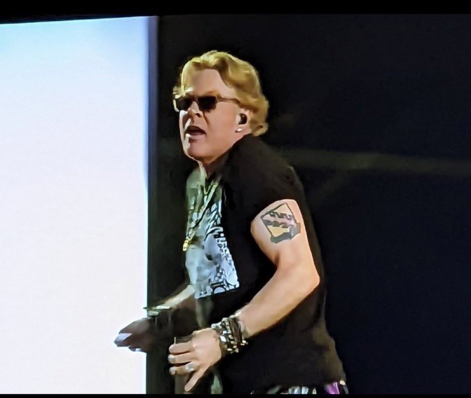 Ewen Cameron tweet media