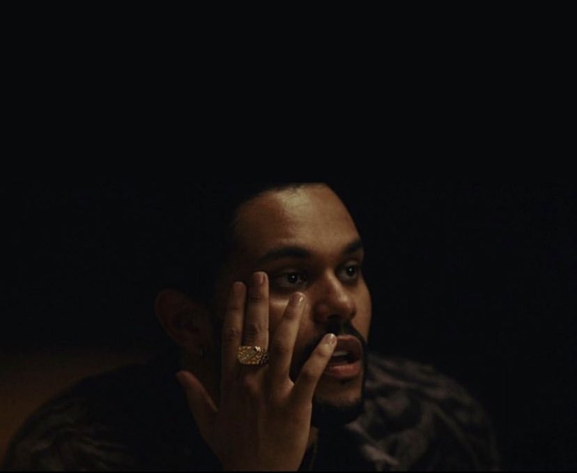 hourly weeknd ✩ tweet media