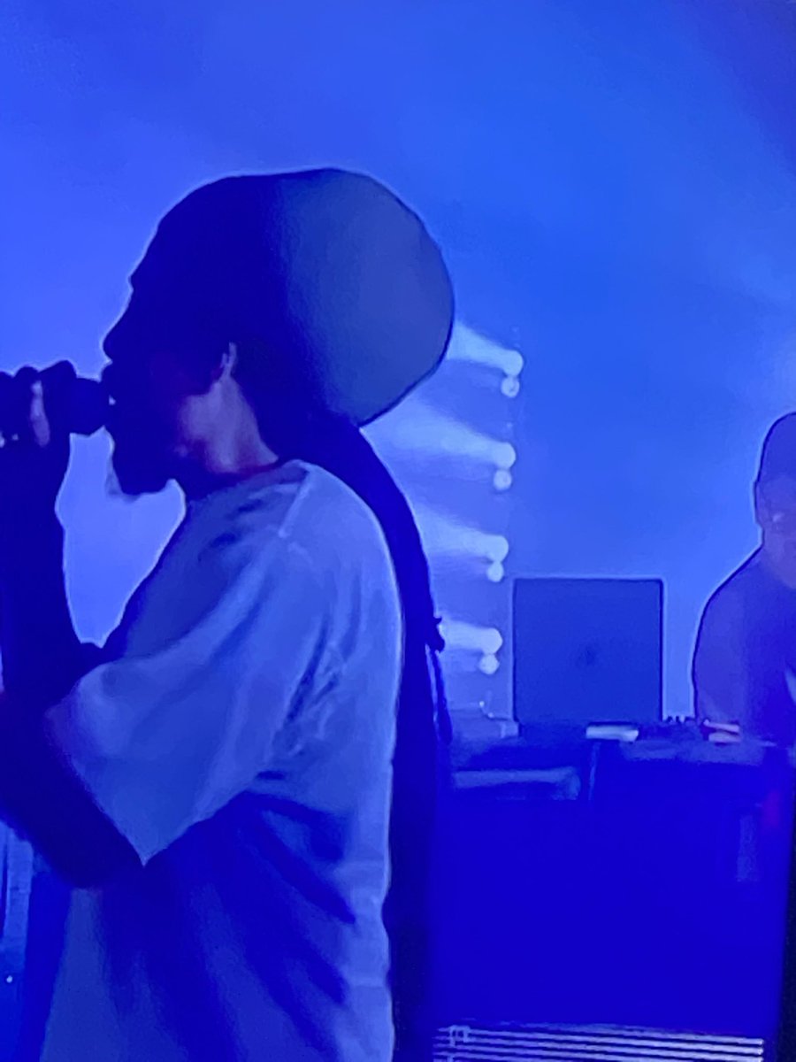 Hazel_Verve's tweet image. #Leftfield blowin up the park #Glasto