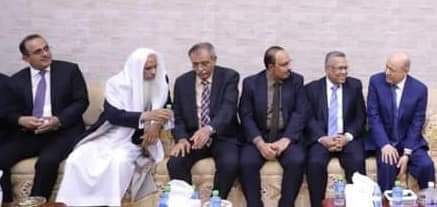 alasy811's tweet photo. زيارة العليمي لحضرموت ستفاقم الأوضاع وستزيد الهوة بين السلطة وعامة الناس
من لم ينفع أهله في تعز فلن يقدم خير لغيرهم
ماذا سيقدم رشاد في زيارته لحضرموت وقد مكث في عدن ولم يقدم أي شيء لحلحلة مشاكلها
مجيئ العليمي لحضرموت دون وجود البحسني يضع علامات استفهام عدة #حضرموت_ترفض_العليمي https://t.co/lxU5EE2GwZ