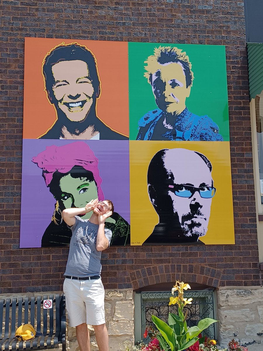 Had some time to kill before our concert in Highland Park and we heard about this legendary Warhol-style @SeanHayes mural in Glen Ellyn. Had to hit it with a 'just Jack.'