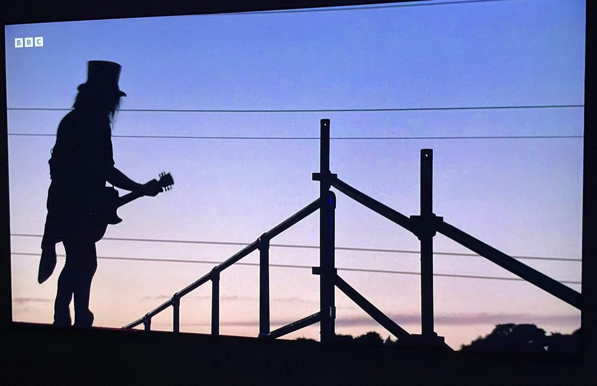 This guy owning #Glastonbury right now. #GunsNRoses