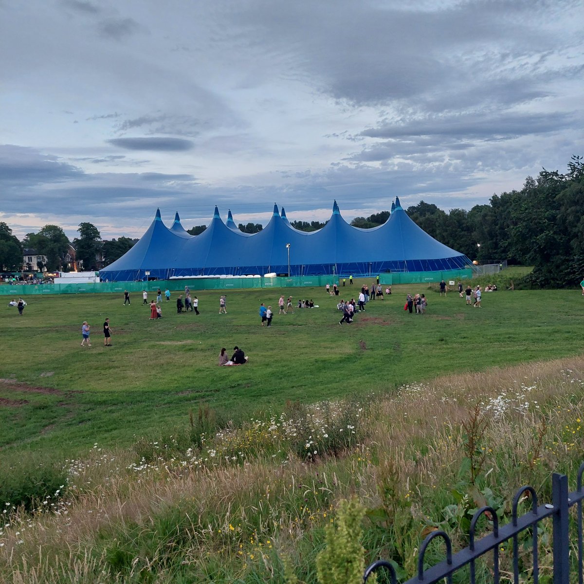 SharpProfessor's tweet image. Saturday in Glasgow... scorchio!! What a day to see @The_Proclaimers in the Big Top in Queens Park. Awesome!!