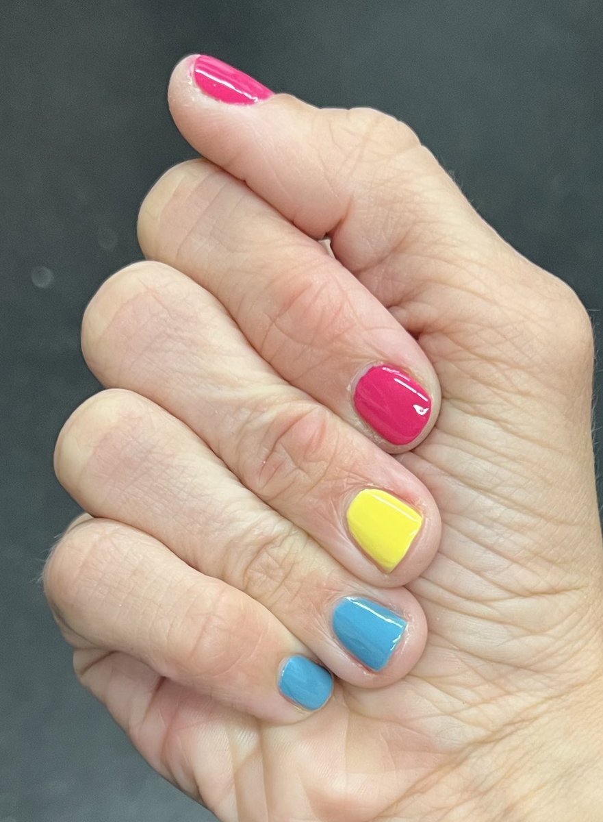 Happy #AEWCollision day! Today’s pride-themed #ShowDayNails are for the pansexual flag. Love is love! 🏳️‍🌈

Watch Collision, live from Toronto on TNT at 8/7c! 🇨🇦