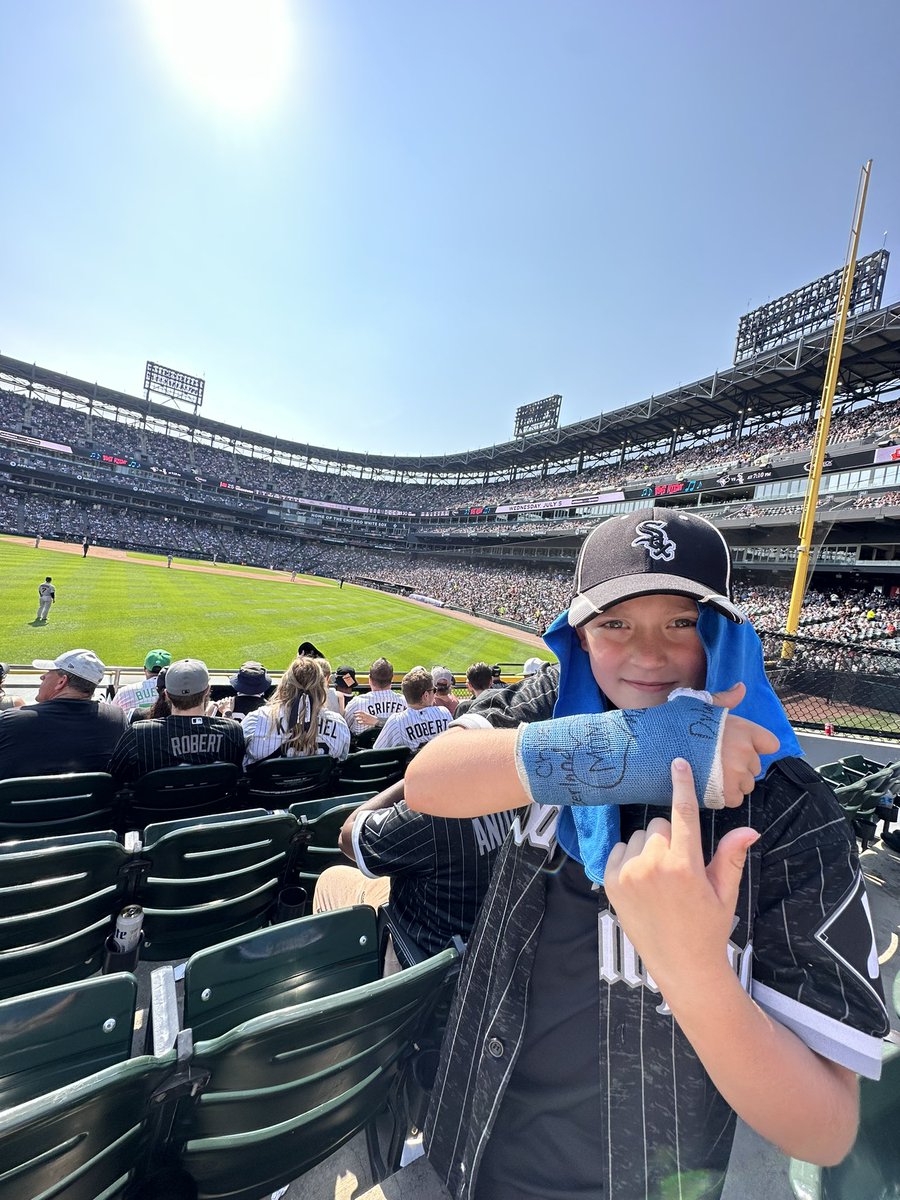 ylanart's tweet photo. @Burgatron13 @AshlynCarmela 
He saved a spot on his cast specially for Jake Burger. Let’s make it happen! https://t.co/KNzszWNOpn