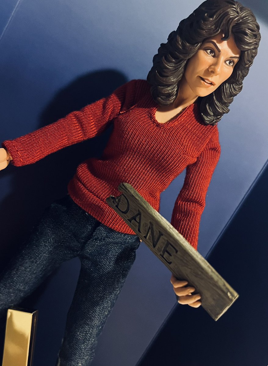 Yay! I’m so happy to finally have Stevie Wayne in my collection 🌫️📻😁 #TheFog @NECA_TOYS @ShoutFactory @TheHorrorMaster #adriennebarbeau