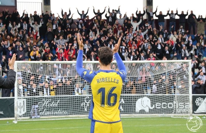 🎖¡𝐄𝐍𝐇𝐎𝐑𝐀𝐁𝐔𝐄𝐍𝐀 por el ascenso <a href="/ribelles_10/">Ribelles10</a> !  

👏🏻 Nos alegra saber que desde que dejaste el club hace unos pocos de años sigues consiguiendo cosas increíbles!!