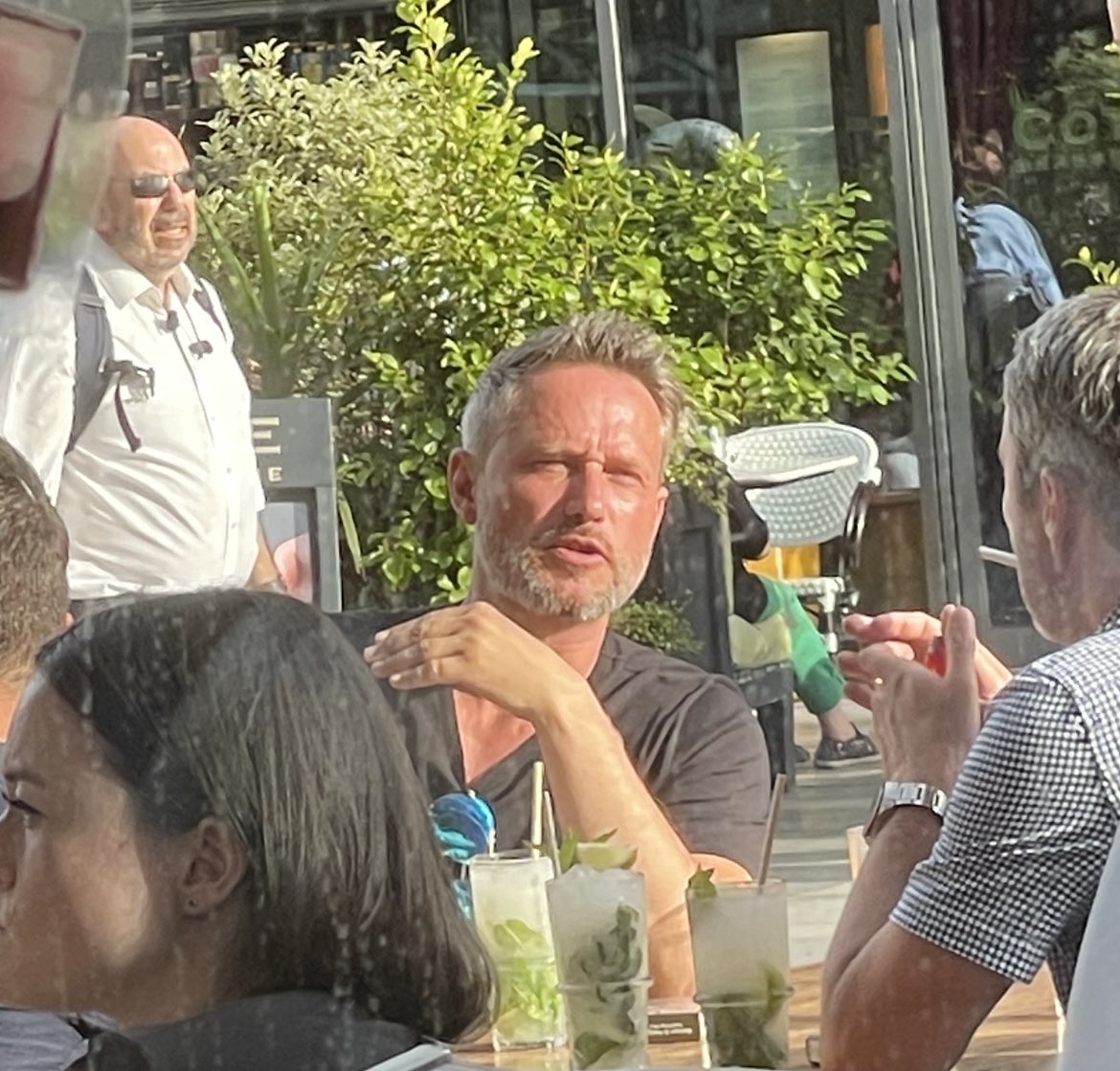 Hoddesdonian's tweet photo. @kierantompsett Sorry for bothering you when you were out with your mates but couldn’t resist saying hello #KnowWhoYouAre #Legend 😎 https://t.co/8hFXDi6eR6