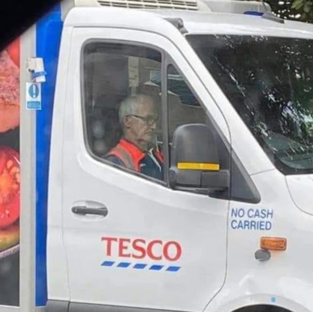 🚨BREAKING NEWS🚨

After getting Cagliari promoted to Serie A, Claudio Ranieri has joined Tesco on a one year contract.