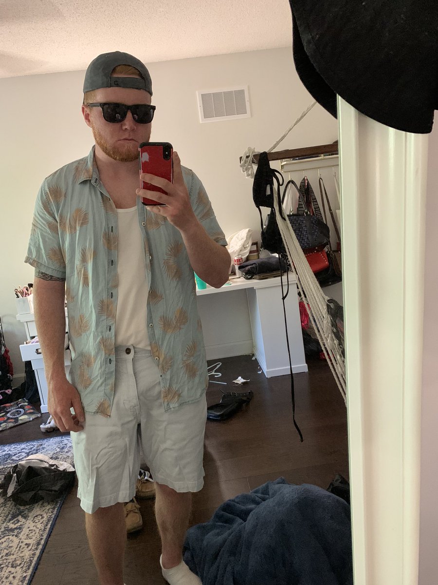 Going milf hunting at the beach tn dressed like an 80s pornstar