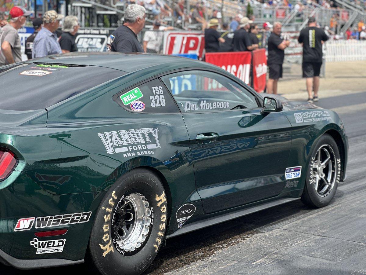 With ✌️ qualifying sessions complete Del Holbrook is your #NorwalkNats #FactoryStockShowdown No. ☝️ qualifier! 💪 

*Due to possible weather tomorrow Round 1 and 2 have been moved to later today. *

@NHRA @FlexjetCareers @Flexjet #NHRA