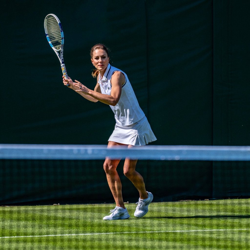 Canellelabelle's tweet photo. This Woman is fit in spirit, in mind and in body. And people wonder how she is always poised and rise above anything🤩😍🔥#PrincessOfWales #PrincessOfTennis #SheServed https://t.co/QKtAYja9qI