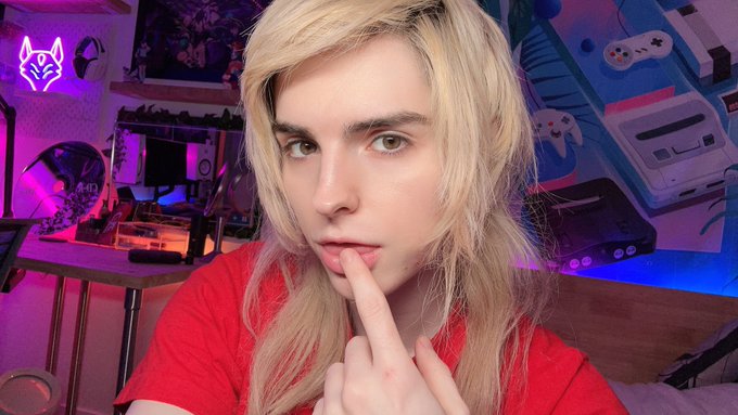 hey, let me sniff your armpits? lemme catch a whiff???? https://t.co/zGsJ9fSduG