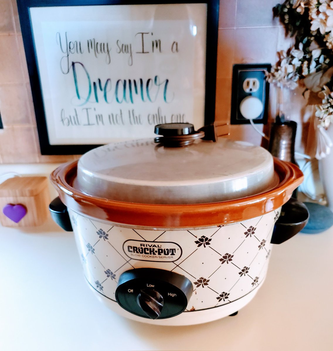 This pot has served me well for 40+ yrs! Don't know whether to laugh or cry at that realization 🎭🤣
#rivalcrockpot  #gettingold  #embracingitall