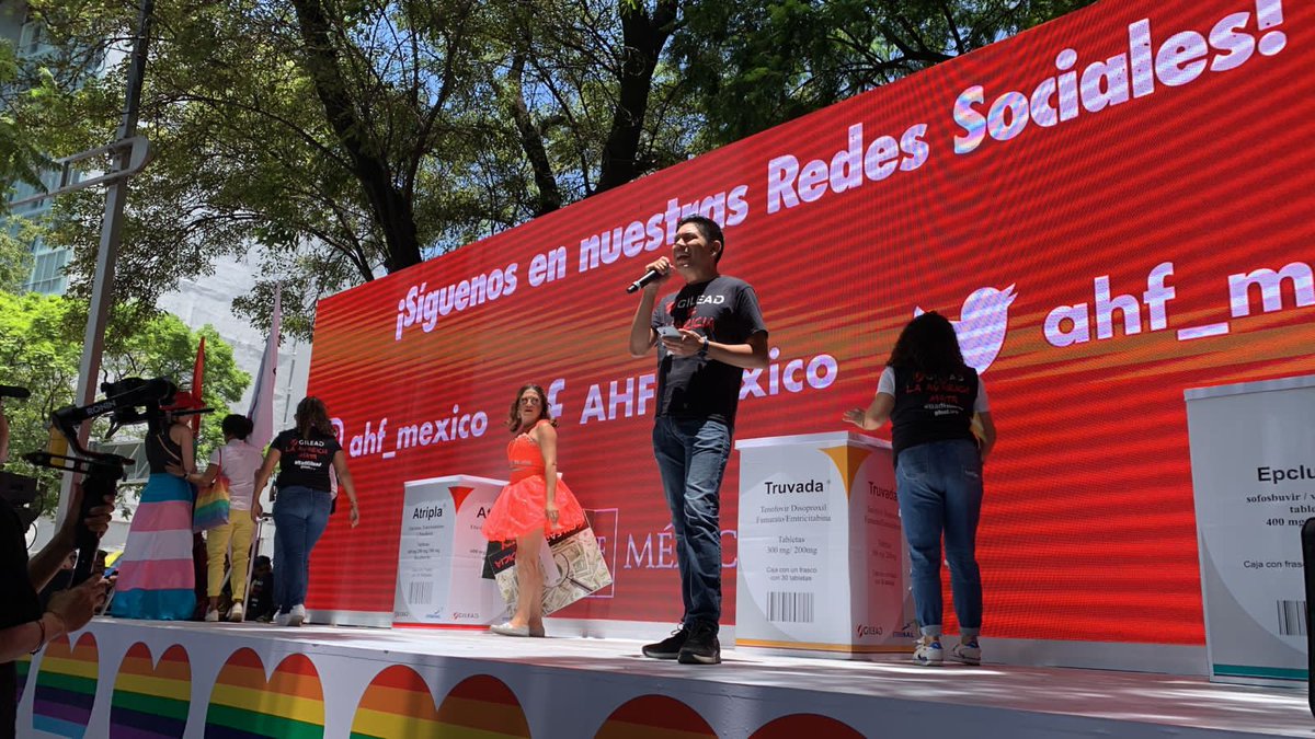 ahf_mexico's tweet photo. Hoy le dijimos a @GileadSciences ¡Ya basta! Deja de acumular patentes de medicamentos y de subir sin justificación los precios. #GreedyGilead #PeopleBeforeProfit #PharmaGreed https://t.co/38UqtrntO7