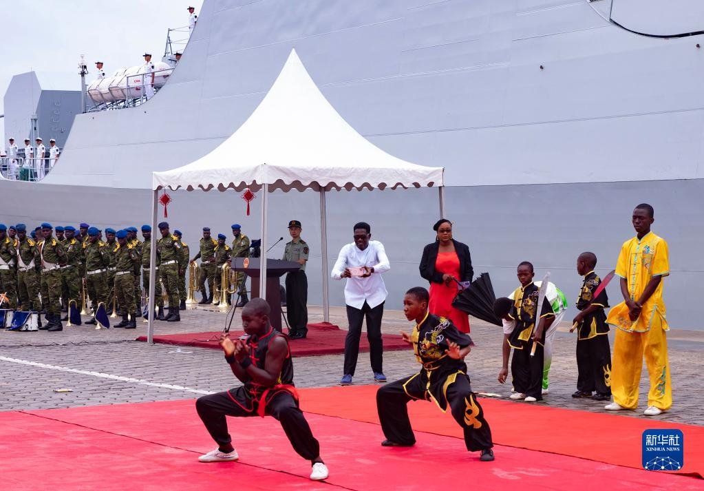 🇨🇳🇨🇮The 43rd fleet of the Chinese People's Liberation Army #PLA Navy arrived in #Abidjan, Cote d'Ivoire, for a four-day friendly visit

🚢Nanning 南宁舰, Guided-missile destroyer
🚢Sanya 三亚舰, Guided-missile frigate
🚢Weishanhu 微山湖舰, Comprehensive supply ship