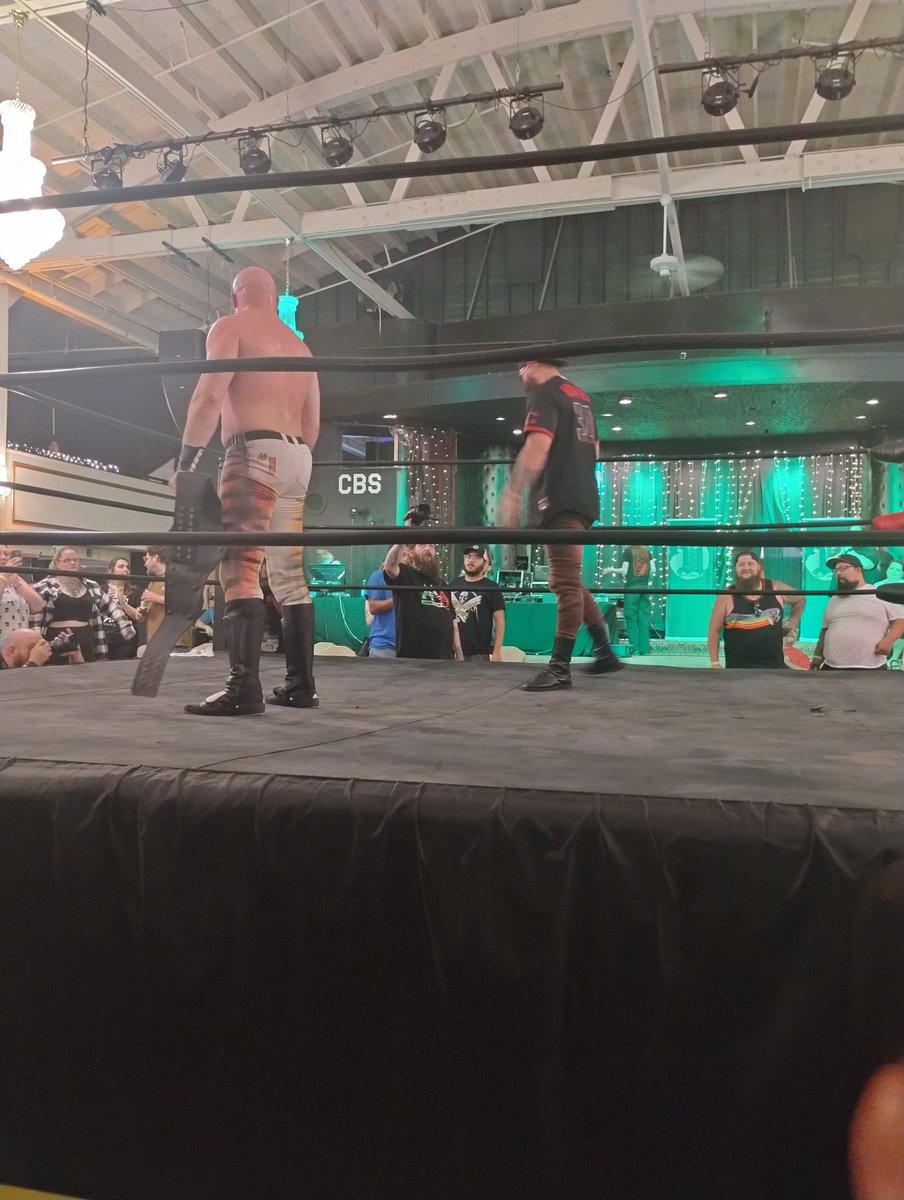 @PlanetWilliams1 retains and the new #1 contender @LordCreweKills is here to congratulate him.

But watching them face off will be a little bittersweet 
I love these guys.
#CMW
#UPAnniversary
@UnsanctionedPro