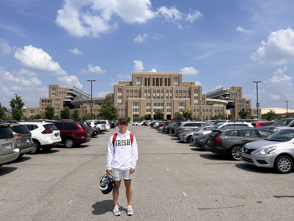 MaseChap3's tweet image. Had an amazing day at the University of Notre Dame @larryblustein @JerryRecruiting @CoachRosado_ @APAcoach @NBPSAthletics @NottageRex