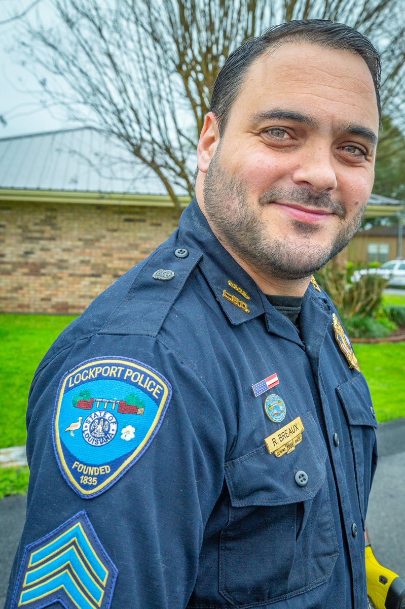 Last Saint Michael for the night!  This Officer wears a Saint Michael pin on his shoulder. I’ve been taking photos of officers since 2016 and Saint Michael items are the most common for officers to carry. #protectingtheblue #ThinBlueLine #BlueLivesMatter #luckycharm #OPLive
