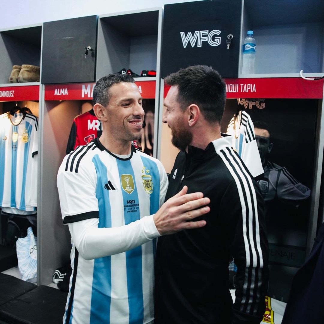 TyC Sports on Twitter: "NOCHE INOLVIDABLE PARA MAXI 🔴⚫ La Fiera vivió