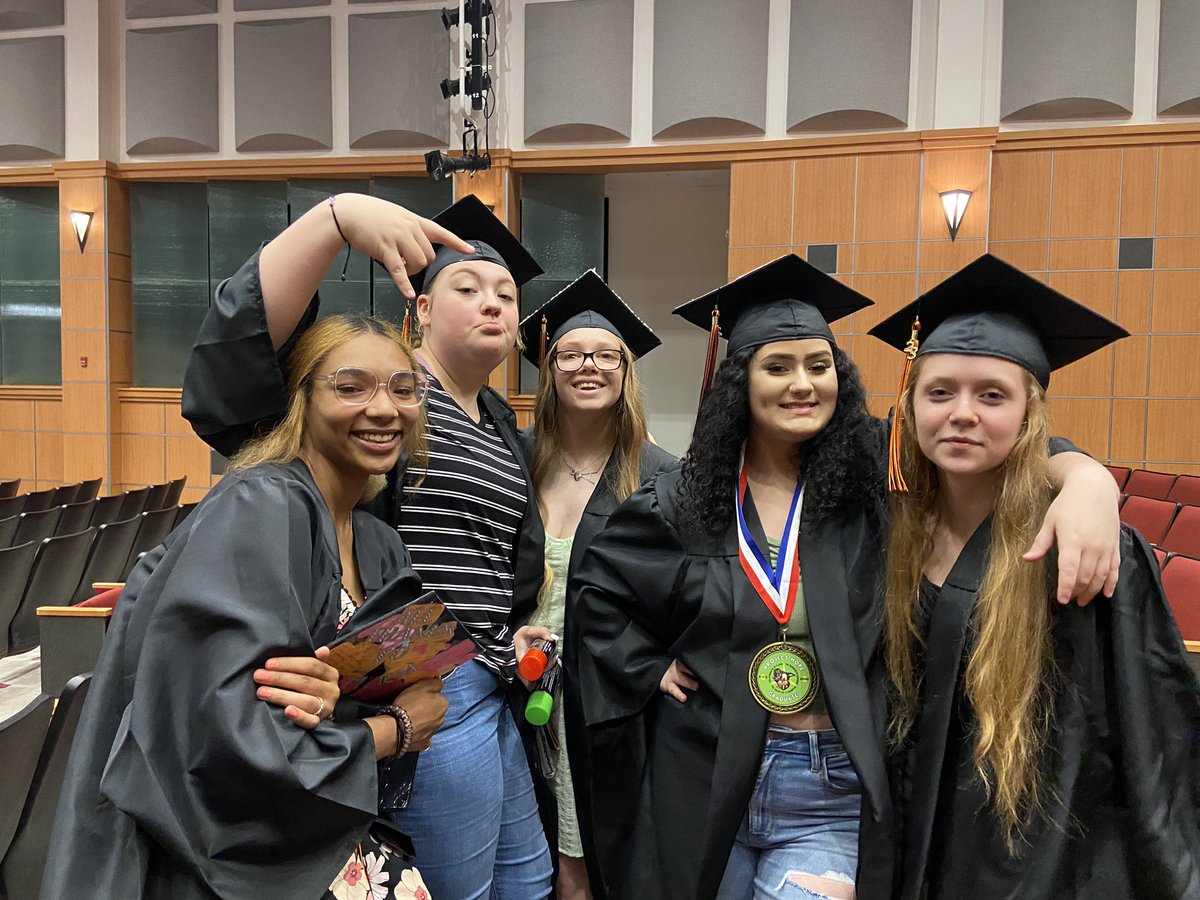 Mrs_Tucker2's tweet photo. Congratulations Class of 2023! #tigerpride https://t.co/PYmxMC6FXI