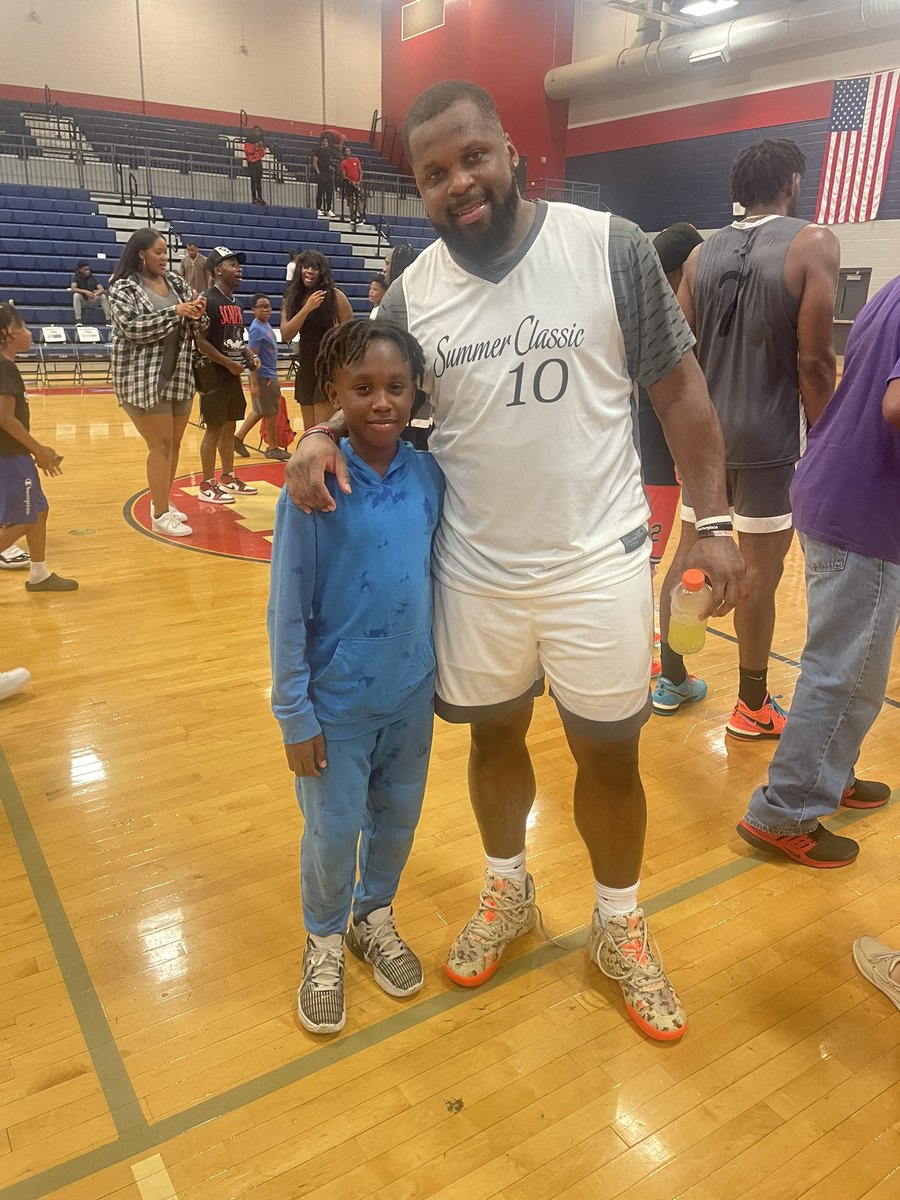 Got to see <a href="/iammaliknewman/">malik newman</a> @kiralewisjr <a href="/reggieragland/">Reggie Ragland</a> in a celebrity basketball game today